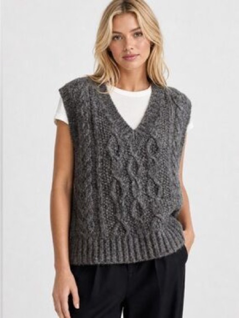 Everlane The Cloud Cable Knit Vest size S alpaca wool blend chic preppy academia
